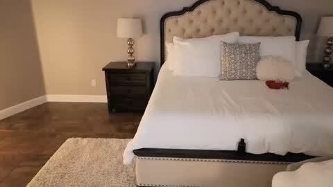 Hot Wife    hotwife sexy new milf highclass brunette bigboobs natural mature online show from 05/16/26, 06:43