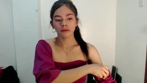 Snapshot of hot_yanna143 chatting on 04/29/26, 07:56 Yanna online show from 04/29/26, 07:56