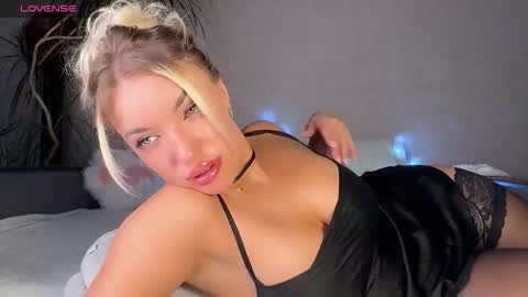 Snapshot of hotalika chatting on 10/05/25, 02:32 Alika online show from 10/05/25, 02:32