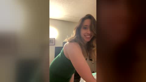 Snapshot of hotandhorny3591 chatting on 04/28/26, 09:25 hotandhorny3591 online show from 04/28/26, 09:25