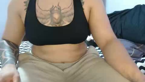 Snapshot of hotandpower10 chatting on 01/10/25, 04:01 Hot and PowerHOPE U MISS ME online show from 01/10/25, 04:01