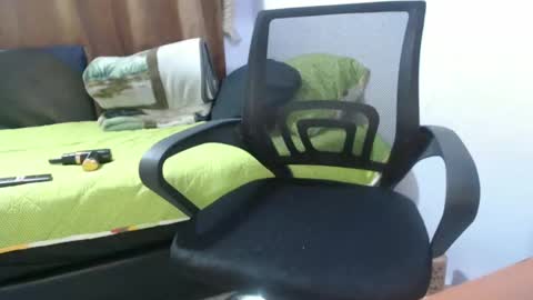 Snapshot of hotandpower10 chatting on 02/04/25, 01:45 Hot and PowerHOPE U MISS ME online show from 02/04/25, 01:45