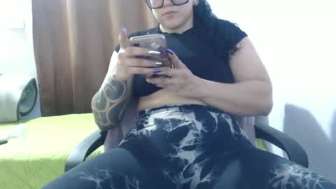 Snapshot of hotandpower10 chatting on 02/21/25, 02:06 Hot and PowerHOPE U MISS ME online show from 02/21/25, 02:06