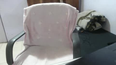 Snapshot of hotandpower10 chatting on 11/05/25, 02:22 Hot and PowerHOPE U MISS ME online show from 11/05/25, 02:22