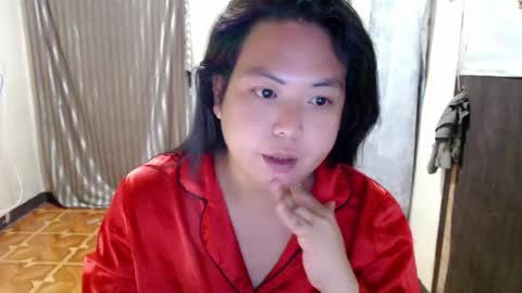 Snapshot of hotasian_mama chatting on 07/19/26, 10:02 Grace online show from 07/19/26, 10:02