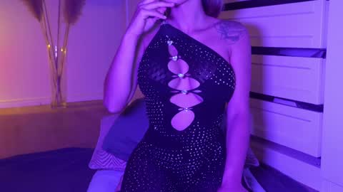 Bella online show from 09/12/25, 04:07