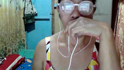 Snapshot of hotbetty_45 chatting on 04/24/26, 11:23 hotbetty_45 online show from 04/24/26, 11:23