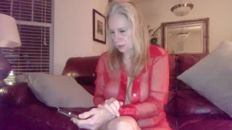 hotblondemilf1962 online show from 01/11/25, 04:38