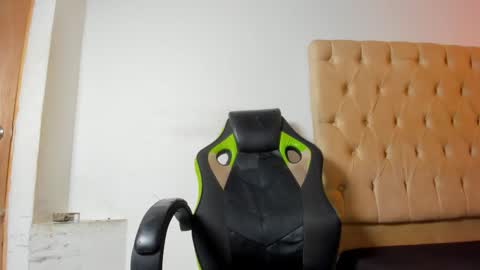 hotblosson online show from 11/05/25, 01:44