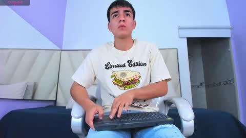 hotboy21_ online show from 01/14/26, 03:34