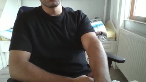 Snapshot of hotboy975334 chatting on 10/24/25, 11:17 Alp online show from 10/24/25, 11:17