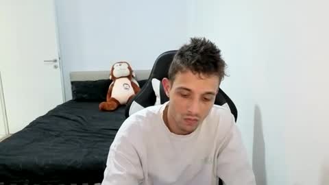 Snapshot of hotboyshorny chatting on 03/05/26, 10:33 Hotboyshorny online show from 03/05/26, 10:33