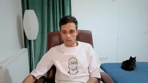 Snapshot of hotboyshorny chatting on 03/16/26, 05:28 Hotboyshorny online show from 03/16/26, 05:28