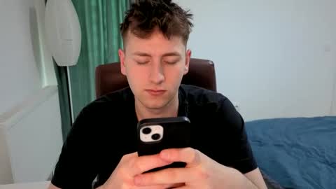 Snapshot of hotboyshorny chatting on 03/25/26, 09:04 Hotboyshorny online show from 03/25/26, 09:04