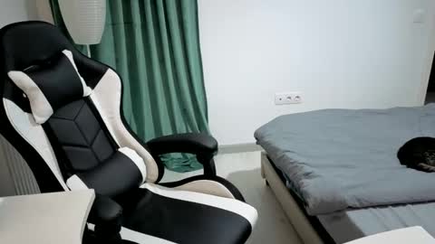 Snapshot of hotboyshorny chatting on 04/07/26, 05:02 Hotboyshorny online show from 04/07/26, 05:02