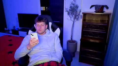 Snapshot of hotboyshorny chatting on 04/25/26, 01:41 Hotboyshorny online show from 04/25/26, 01:41