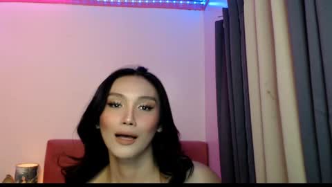 Snapshot of hotbunny_12 chatting on 12/07/24, 03:19 Kylie online show from 12/07/24, 03:19