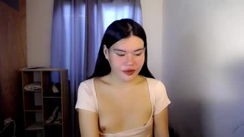 Snapshot of hotbunnyrainx chatting on 11/08/25, 02:34 rain online show from 11/08/25, 02:34