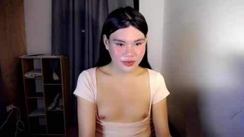 Snapshot of hotbunnyrainx chatting on 11/08/25, 06:40 rain online show from 11/08/25, 06:40