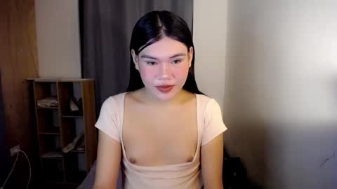 Snapshot of hotbunnyrainx chatting on 11/13/25, 08:30 rain online show from 11/13/25, 08:30