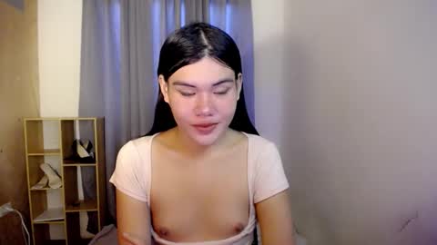 Snapshot of hotbunnyrainx chatting on 11/16/25, 11:32 rain online show from 11/16/25, 11:32