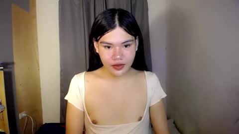 Snapshot of hotbunnyrainx chatting on 02/05/26, 06:56 rain online show from 02/05/26, 06:56