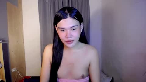 Snapshot of hotbunnyrainx chatting on 02/09/26, 10:41 rain online show from 02/09/26, 10:41