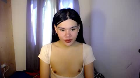 Snapshot of hotbunnyrainx chatting on 03/08/26, 01:47 rain online show from 03/08/26, 01:47