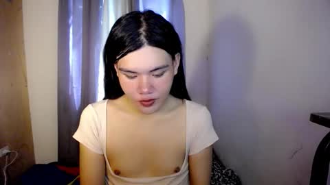 Snapshot of hotbunnyrainx chatting on 03/08/26, 02:04 rain online show from 03/08/26, 02:04