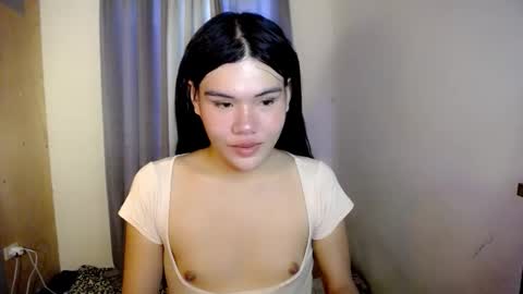 Snapshot of hotbunnyrainx chatting on 03/12/26, 05:24 rain online show from 03/12/26, 05:24