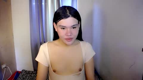 Snapshot of hotbunnyrainx chatting on 03/19/26, 02:59 rain online show from 03/19/26, 02:59