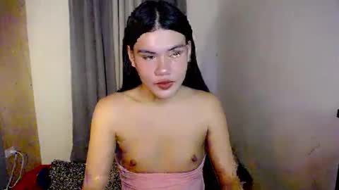 Snapshot of hotbunnyrainx chatting on 03/22/26, 04:32 rain online show from 03/22/26, 04:32