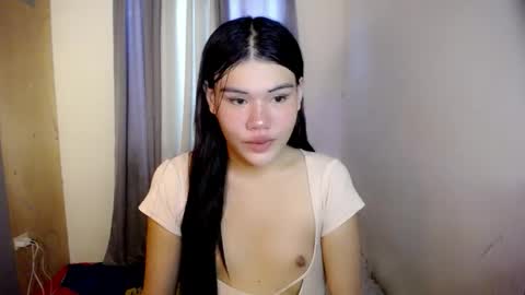 Snapshot of hotbunnyrainx chatting on 04/06/26, 06:25 rain online show from 04/06/26, 06:25