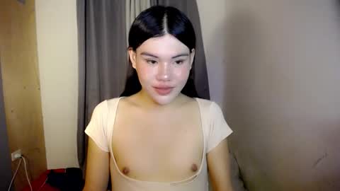 Snapshot of hotbunnyrainx chatting on 04/08/26, 12:38 rain online show from 04/08/26, 12:38