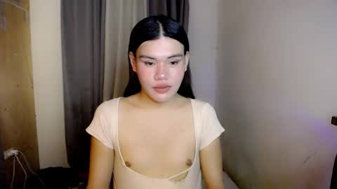 Snapshot of hotbunnyrainx chatting on 04/20/26, 04:10 rain online show from 04/20/26, 04:10