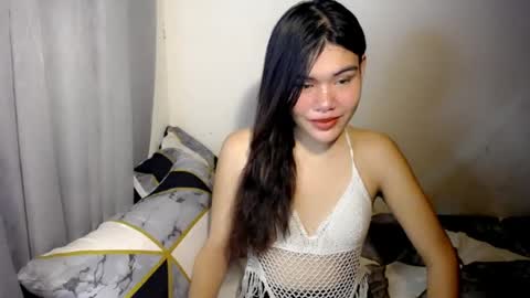 Snapshot of hotbunnyrainx chatting on 07/20/26, 10:18 rain online show from 07/20/26, 10:18