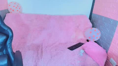 Snapshot of hotcakes_uwu chatting on 03/27/26, 08:26 Hotcakes online show from 03/27/26, 08:26