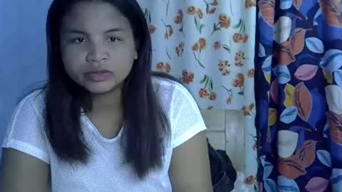 hotcelici online show from 10/23/25, 09:19