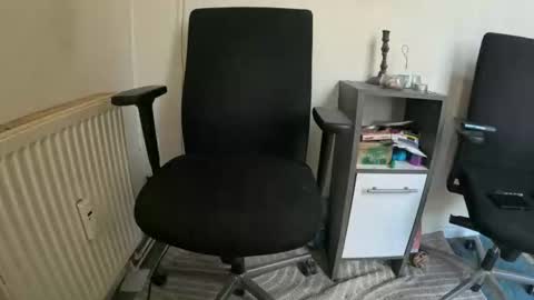 Snapshot of hotcockdus21 chatting on 12/04/25, 10:24 hotcockdus21 online show from 12/04/25, 10:24