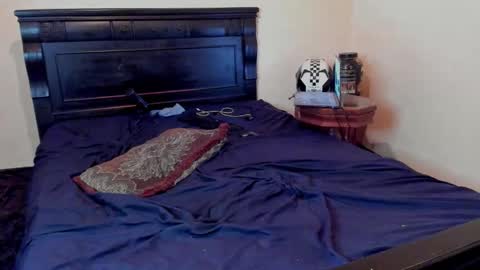 Snapshot of hotcountryboy94 chatting on 10/30/25, 12:45 Yikes online show from 10/30/25, 12:45