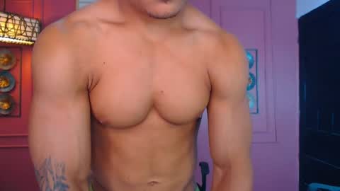 Snapshot of hotcrew_ chatting on 06/24/26, 07:35 Hussain aaron and Ekko online show from 06/24/26, 07:35