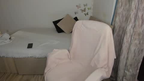 KRISS LUNA online show from 10/02/25, 12:23