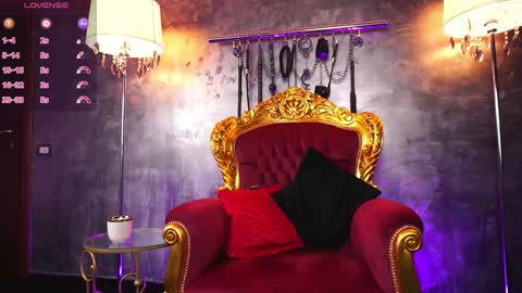 Snapshot of hotdesy_ chatting on 02/01/25, 10:05 Mistress online show from 02/01/25, 10:05