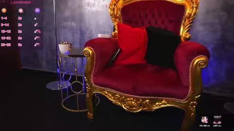 Snapshot of hotdesy_ chatting on 02/24/25, 06:38 Mistress online show from 02/24/25, 06:38