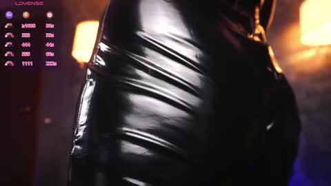 Snapshot of hotdesy_ chatting on 02/28/25, 06:32 Mistress online show from 02/28/25, 06:32