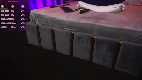 Snapshot of hotdesy_ chatting on 09/26/25, 02:48 Mistress online show from 09/26/25, 02:48