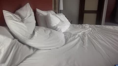 Snapshot of hotdogstuffer chatting on 10/16/25, 12:22 hotdogstuffer online show from 10/16/25, 12:22