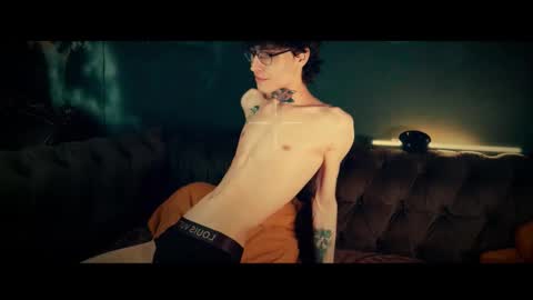 Snapshot of hotdogswaitingaports chatting on 03/12/26, 02:45 Archi Stewart online show from 03/12/26, 02:45