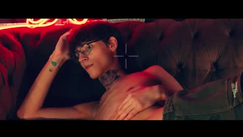 Snapshot of hotdogswaitingaports chatting on 03/27/26, 09:36 Archi Stewart online show from 03/27/26, 09:36