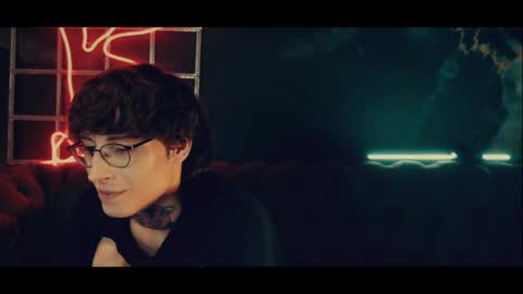 Snapshot of hotdogswaitingaports chatting on 04/15/26, 07:32 Archi Stewart online show from 04/15/26, 07:32